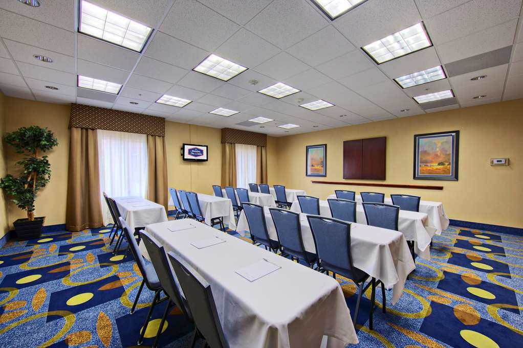 Hampton Inn & Suites Ridgecrest Facilities photo